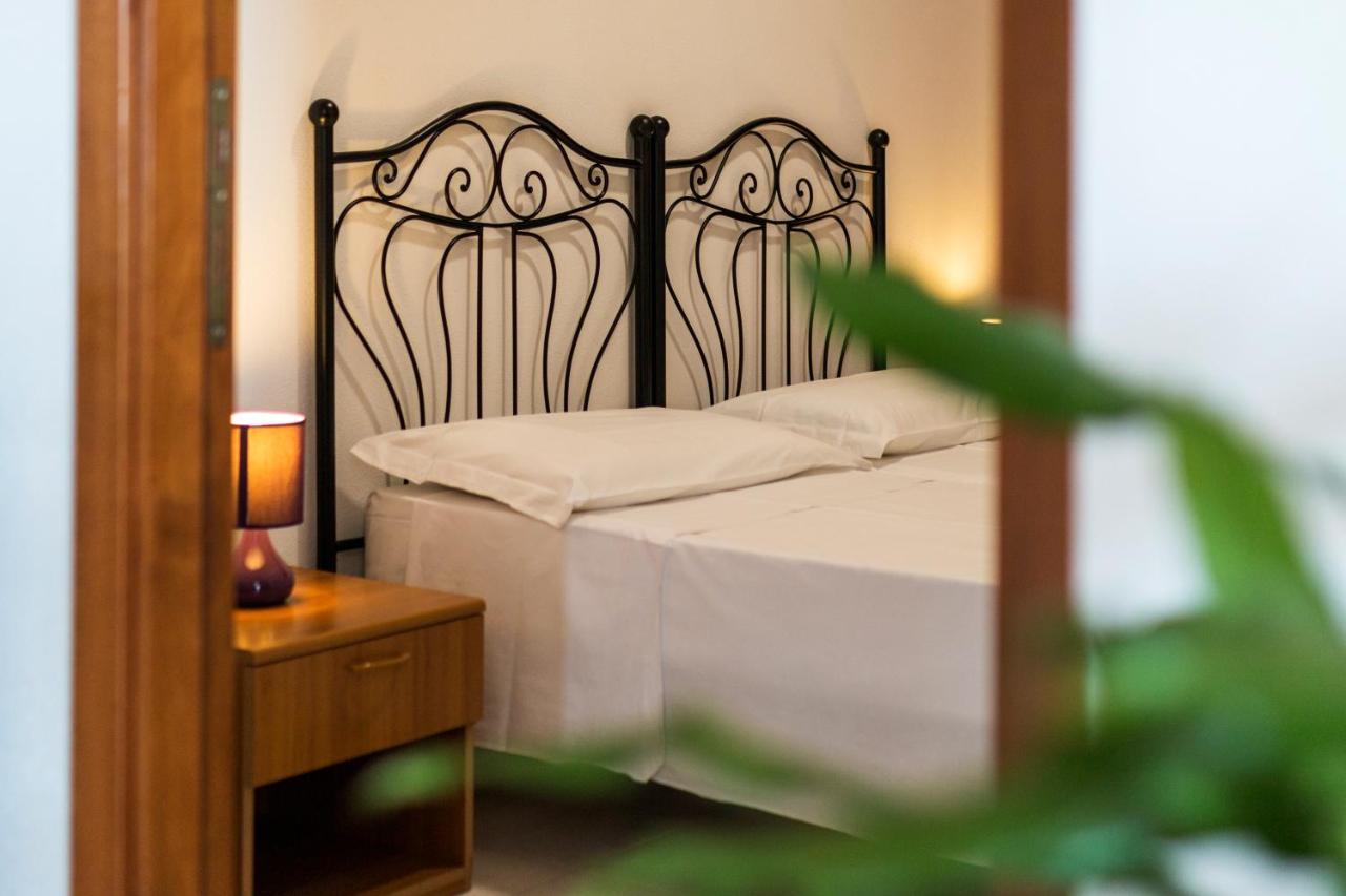 Suite Apartment La Punta كالا غونوني المظهر الخارجي الصورة